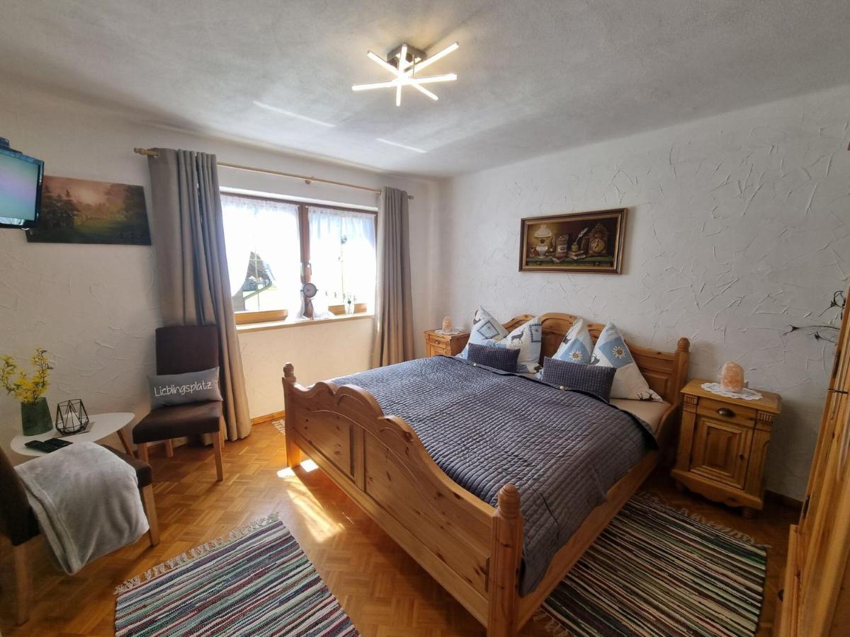 Large Detached Holiday Home In Muhr Bagian luar foto